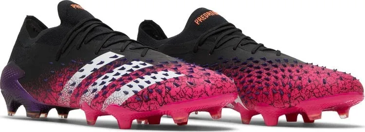 Children's boots Adidas Predator Freak.1 FG, pink/black