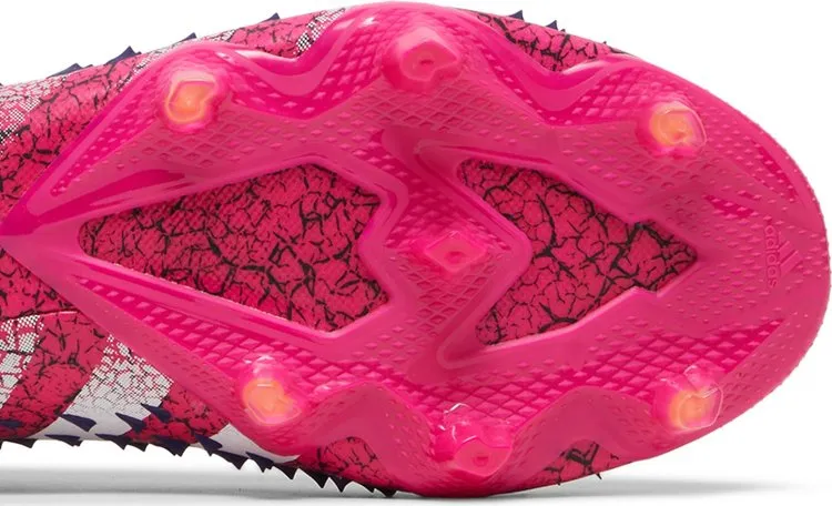 Children's boots Adidas Predator Freak.1 FG, pink/black